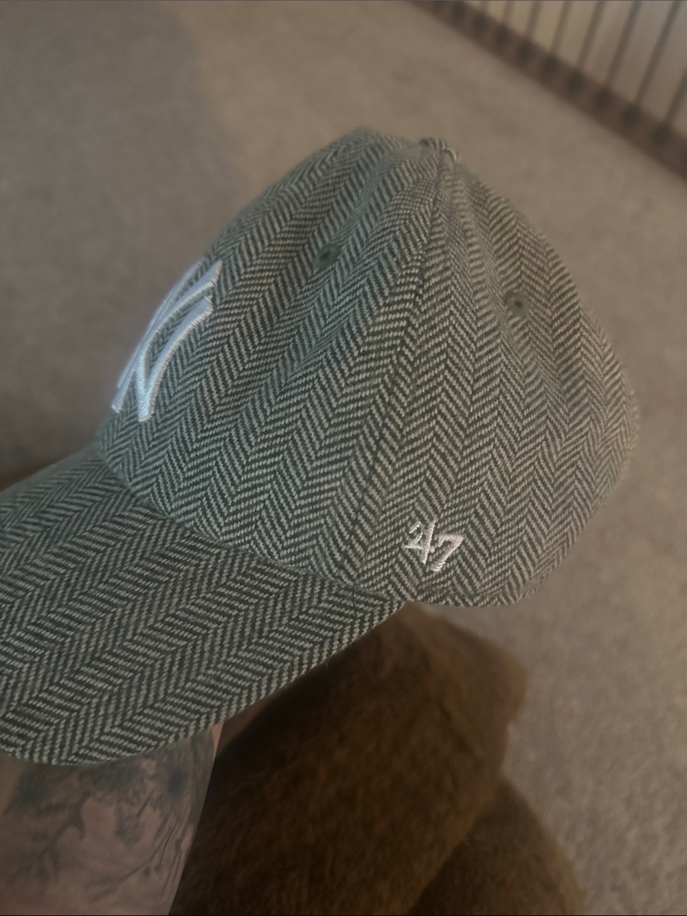 New Era New York Yankees Herringbone Cap in Moss Green - Picture 2 of 4